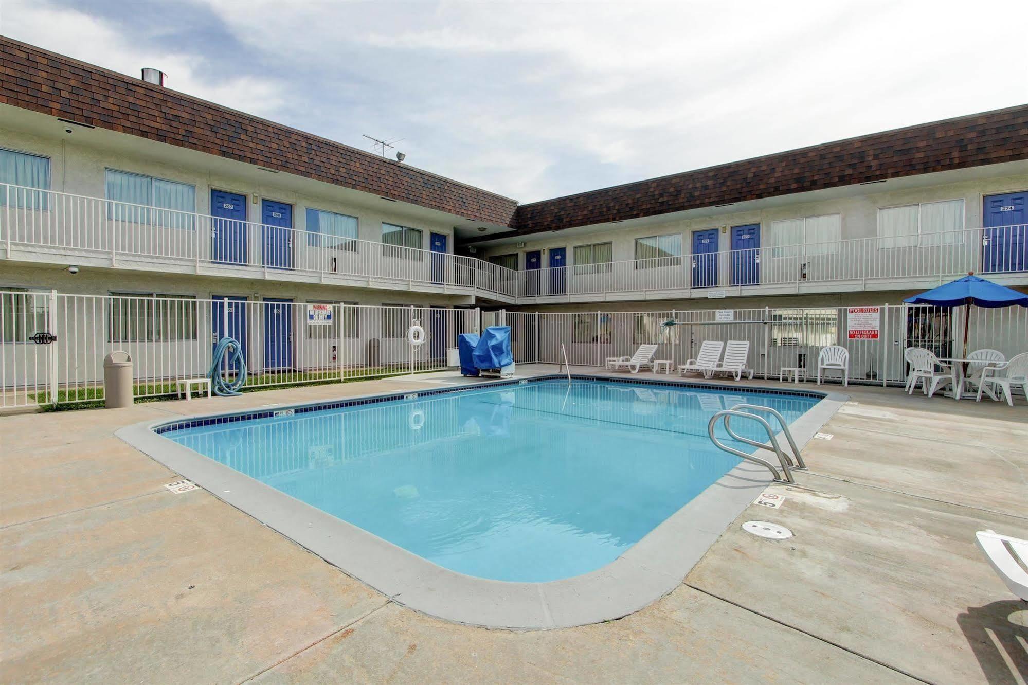 Motel 6-Denver, Co - Airport Екстериор снимка